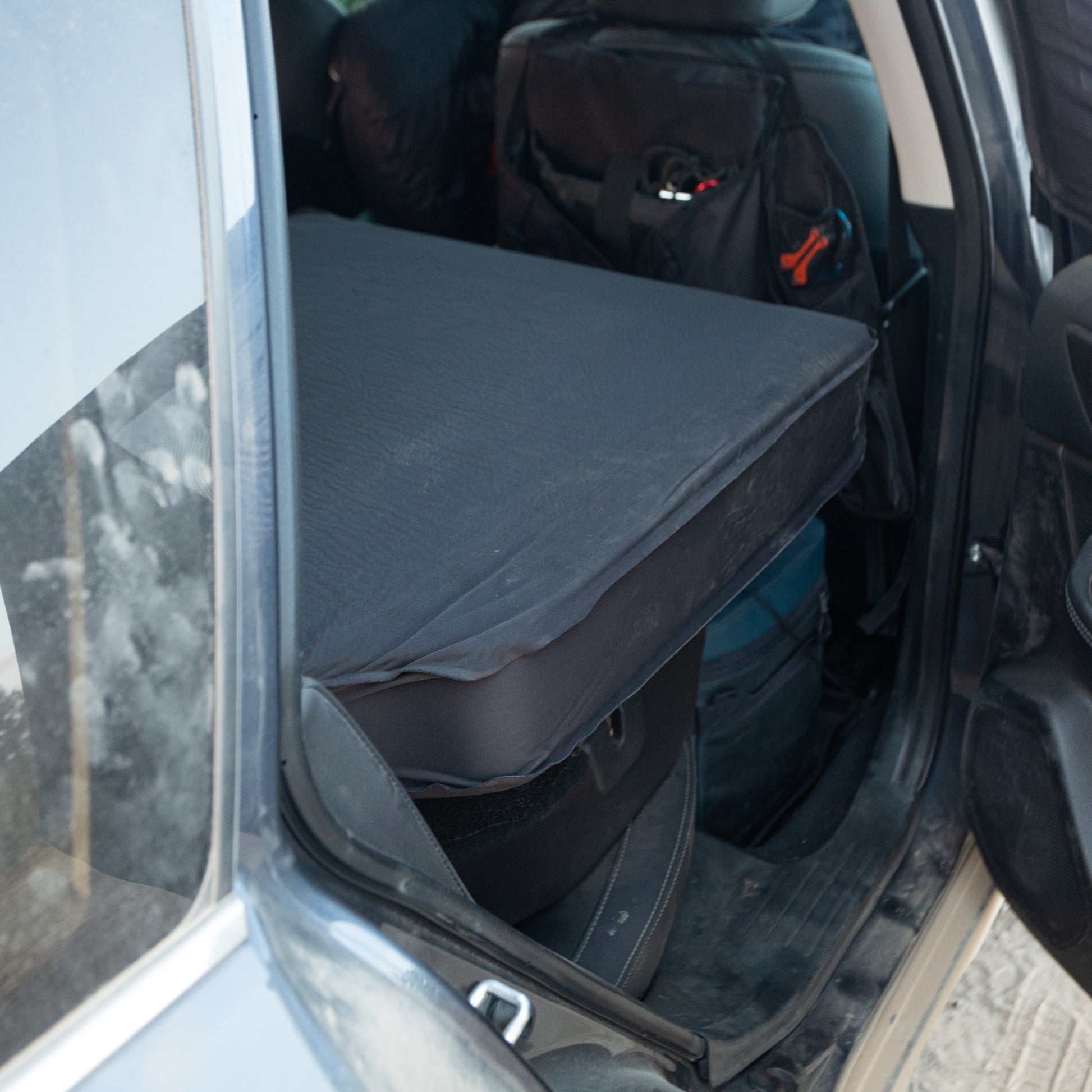 The Deepsleep Solo Mat for Subaru Outback by CarToCamp is open.